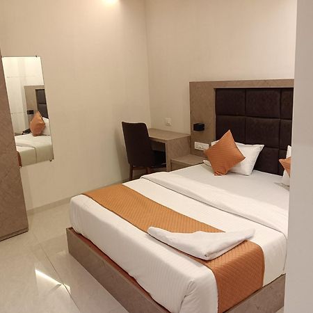 Hotel Metro Inn Bombay Extérieur photo
