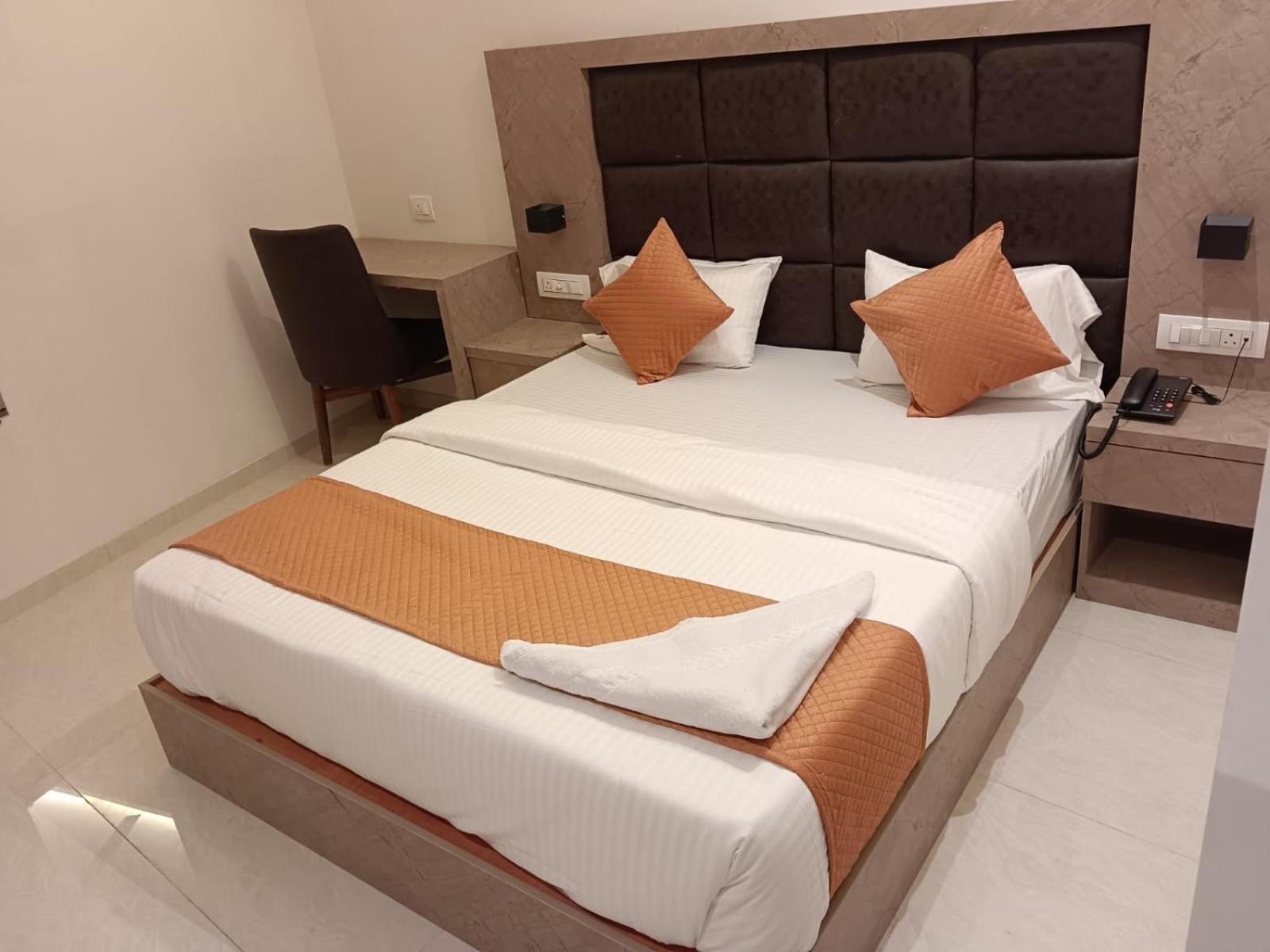 Hotel Metro Inn Bombay Extérieur photo